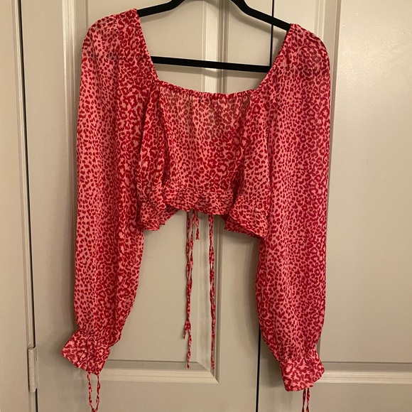 Top shop Leopard Long Sleeve Tie-Front Crop Top - Picture 2 of 5